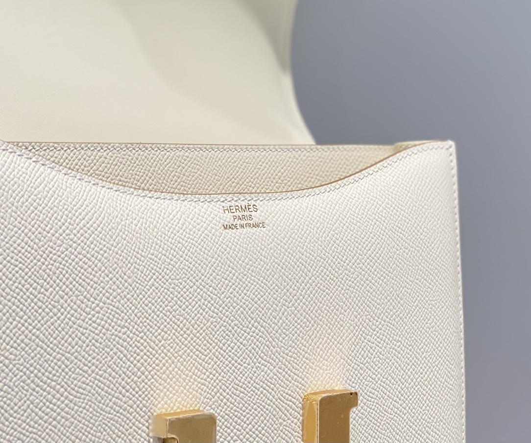 Hermes Constance 24cm Shoulder Bag In White Epsom Leather